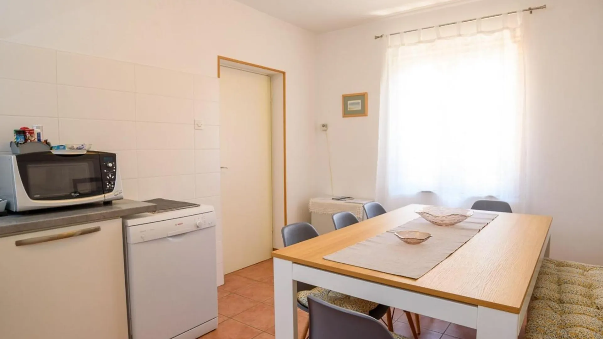 Sunny Street Holiday Home - Apartment Alba Ρόβινι